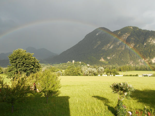 Regenbogen über Burg Kropfsberg